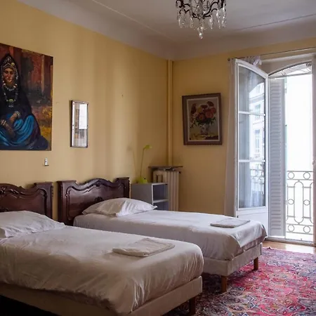 De Caractere Au Coeur De Poitiers