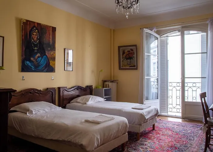 De Caractere Au Coeur De Poitiers